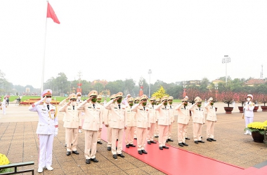  Đảng ủy CA Trung ương, BCA viếng lăng Chủ tịch HCM nhân kỷ niệm 92 năm Ngày thành lập Đảng