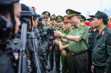 Lực lượng Cảnh sát cơ động phát huy truyền thống anh hùng, hoàn thành xuất sắc mọi nhiệm vụ trong tình hình mới