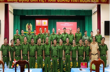 Khai giảng các lớp bồi dưỡng kiến thức cho lãnh đạo, chỉ huy cấp phòng và tương đương khối Cảnh sát