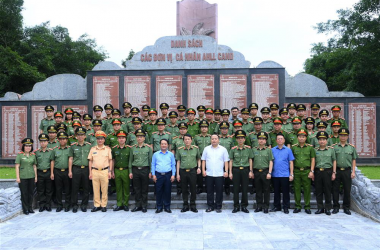 Lực lượng Công an nhân dân luôn khắc ghi công ơn các Anh hùng liệt sỹ