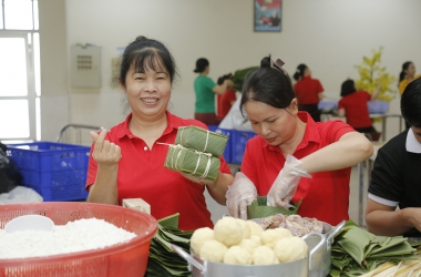 “Tết sum vầy, Xuân chia sẻ”