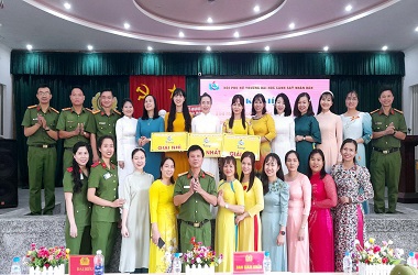 Rộn ràng ngày hội chị em phụ nữ tại điểm đào tạo Thành phố Cần Thơ