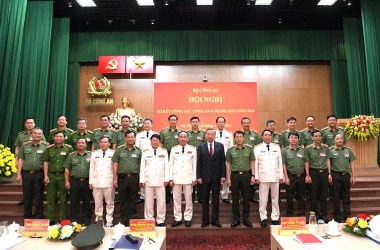 Vượt qua mọi khó khăn, thách thức, hoàn thành xuất sắc nhiệm vụ mà Đảng, Nhà nước và Nhân dân giao phó