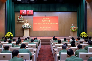 Tuyệt đối không để bị động, bất ngờ về mặt chiến lược