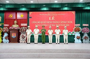 Lễ Công bố Quyết định thăng cấp bậc hàm, nâng lương cấp bậc hàm năm 2024
