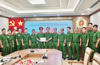 Ấm áp nghĩa tình đồng đội