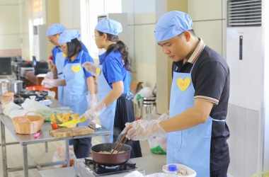 “Bữa cơm gia đình - Gắn kết yêu thương”